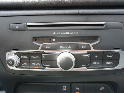 Used 2018 Audi Q3 2.0T Premium w/ Convenience Package image 22