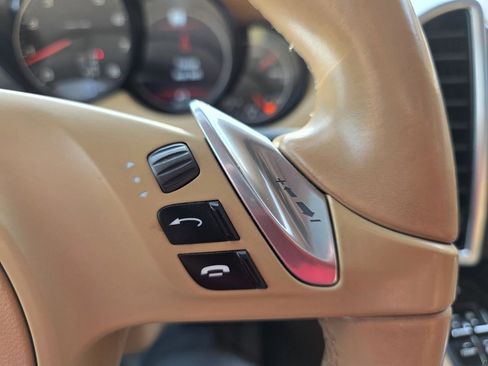 Used 2013 Porsche Cayenne image 37