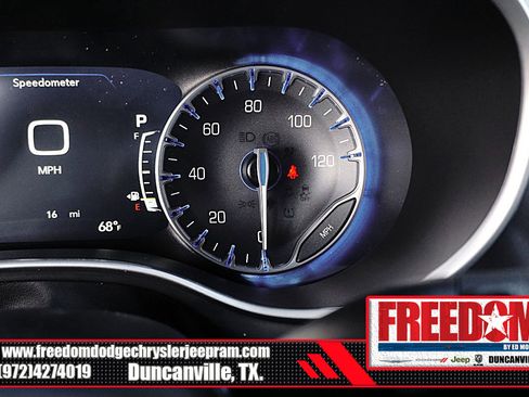 New 2026 Chrysler Pacifica Select image 31