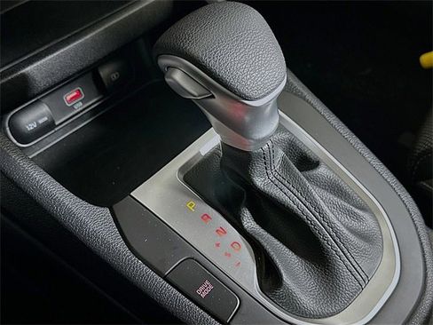 Used 2024 Kia Forte LXS w/ LXS Technology Package image 17
