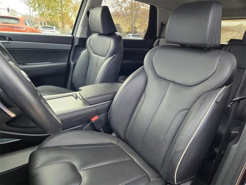 Used 2023 Hyundai Palisade SEL w/ Premium Package image 19