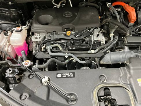 Used 2021 Toyota Sienna Limited image 11