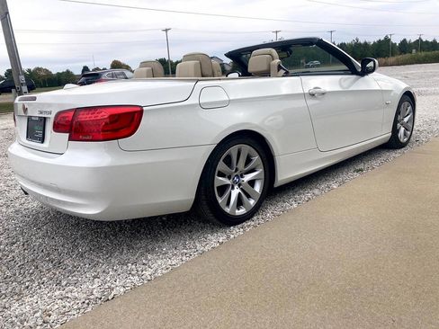 Used 2011 BMW 328i Convertible image 16