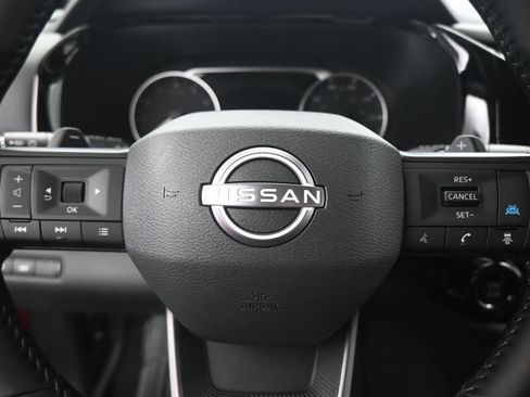 New 2026 Nissan Pathfinder SV w/ SV Premium Package FWD image 10