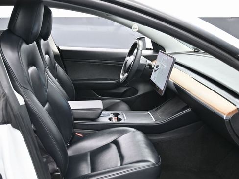 Used 2021 Tesla Model 3 Standard Range Plus image 40