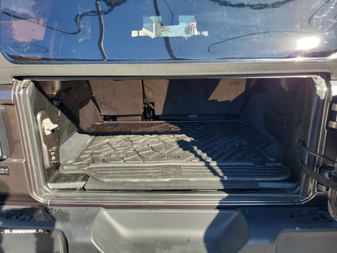 Used 2024 Jeep Wrangler Sport S image 14