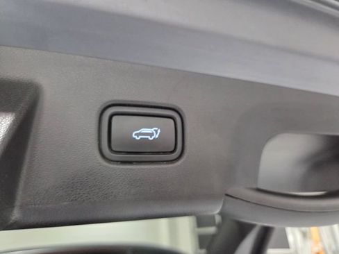 Certified 2025 Hyundai Tucson Limited FWD image 13