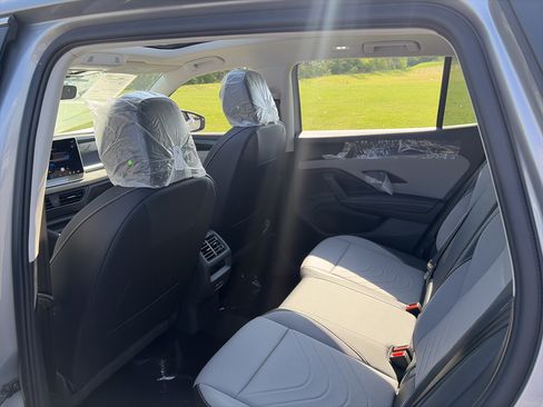 New 2026 Volkswagen Tiguan SE AWD/4WD image 20