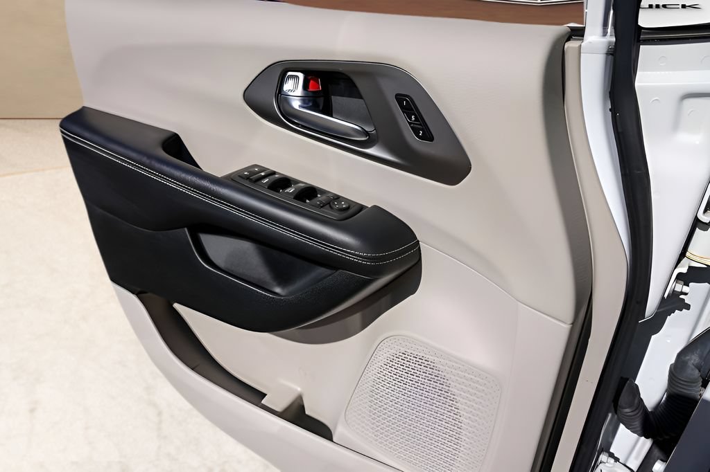 Used 2022 Chrysler Pacifica Touring-L AWD/4WD image 25
