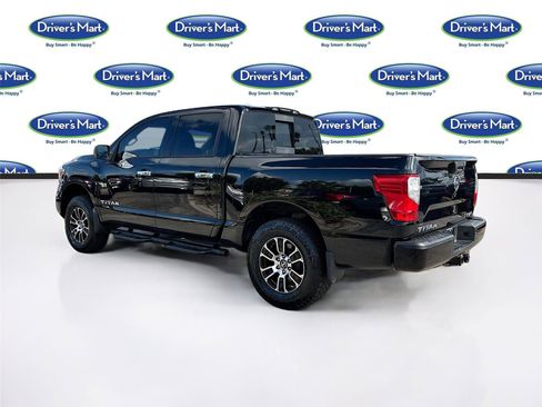 Used 2021 Nissan Titan SV w/ SV Convenience Package AWD/4WD image 5