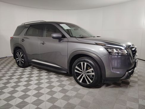 Used 2023 Nissan Pathfinder Platinum image 23