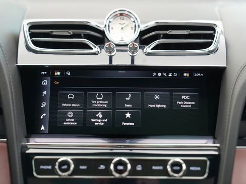 New 2026 Bentley Bentayga Extended Wheelbase AWD/4WD image 30