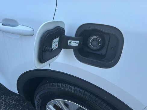 Used 2024 Ford Escape Active w/ Tech Pack #2 FWD image 9