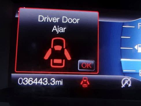 Used 2020 Ford Edge Titanium image 21