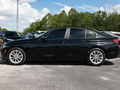 Used 2017 BMW 320i xDrive Sedan AWD/4WD image 3