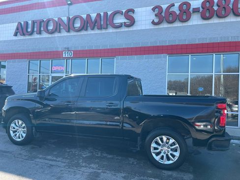 Used 2024 Chevrolet Silverado 1500 Custom image 2