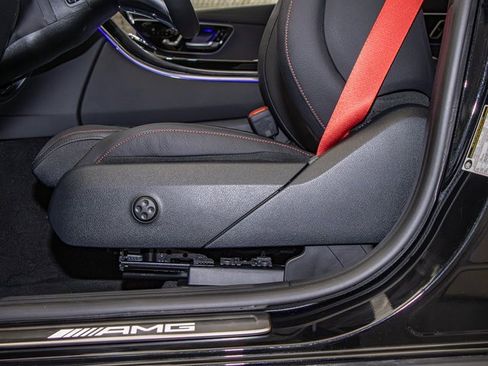 Certified 2025 Mercedes-Benz GLC 43 AMG 4MATIC image 15