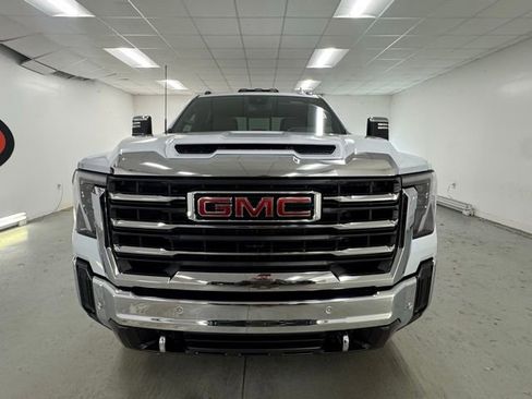 New 2026 GMC Sierra 2500 SLT image 2