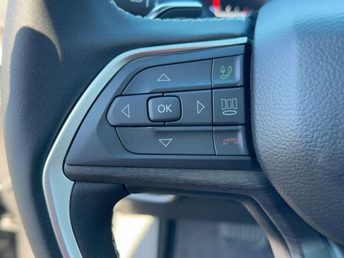 New 2025 Jeep Grand Cherokee Limited w/ Luxury Tech Group II image 17