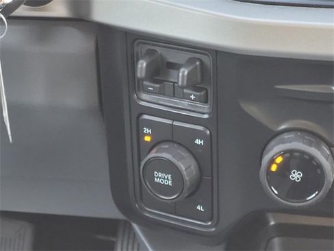 New 2026 Ford F350 XLT w/ FX4 Off-Road Package image 18
