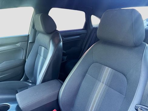 Used 2025 Honda Civic Sport image 19