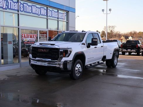 New 2026 GMC Sierra 3500 Pro image 6