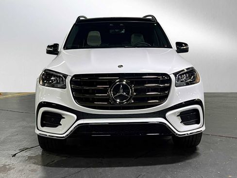 New 2026 Mercedes-Benz GLS 580 4MATIC image 8