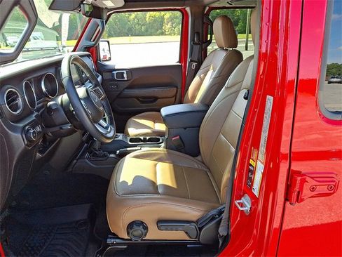 Used 2022 Jeep Wrangler Unlimited Sahara w/ LED Lighting Group image 13