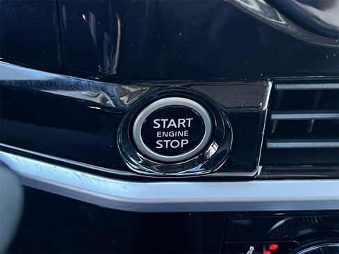 Certified 2024 Nissan Pathfinder SL image 20