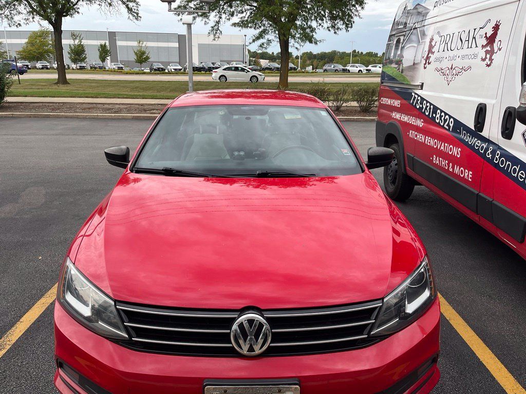 Used 2016 Volkswagen Jetta Sport w/ Lighting Package FWD image 2