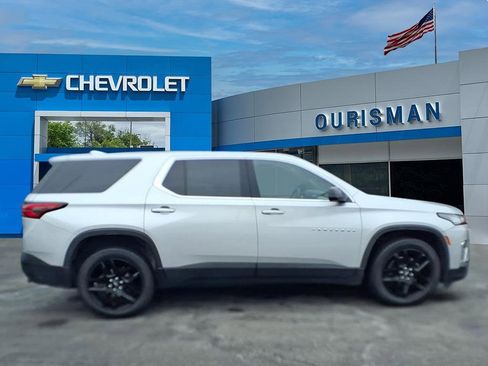 Used 2022 Chevrolet Traverse LS image 2