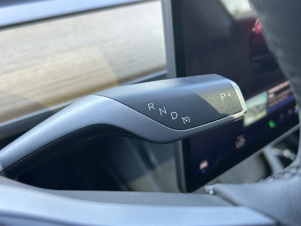 Used 2023 Tesla Model Y 2WD image 24