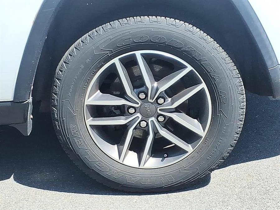 Used 2021 Jeep Grand Cherokee Limited AWD/4WD image 9