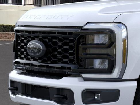 New 2026 Ford F250 Lariat w/ Black Appearance Package image 17