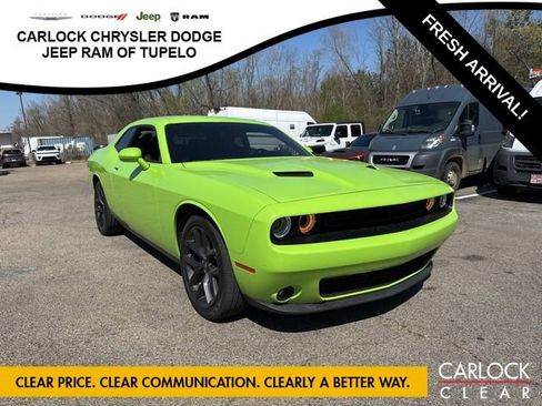 Used 2023 Dodge Challenger SXT w/ Plus Package image 4