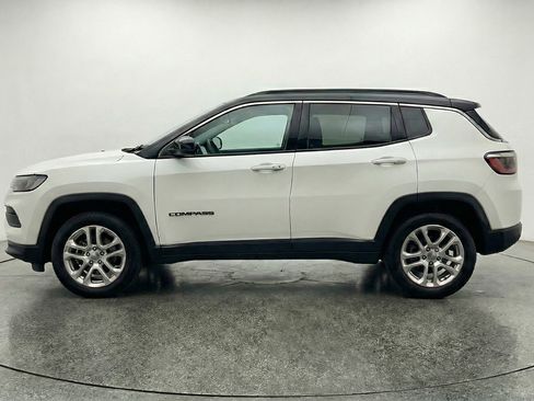Used 2025 Jeep Compass Limited AWD/4WD image 5
