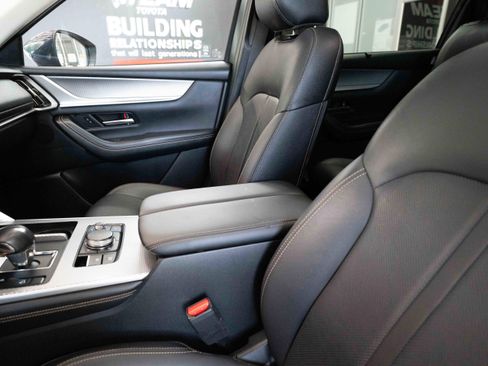 Used 2024 MAZDA CX-90 Plug-In Hybrid w/ Preferred AWD/4WD image 10