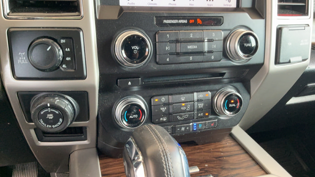 Used 2018 Ford F150 Lariat w/ Equipment Group 502A Luxury AWD/4WD image 17