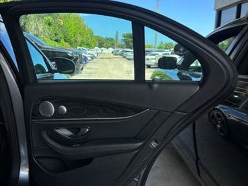 Used 2018 Mercedes-Benz E 400 4MATIC Sedan image 14
