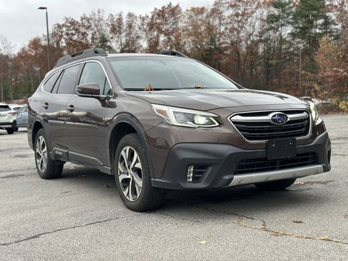 Used 2020 Subaru Outback Limited image 13
