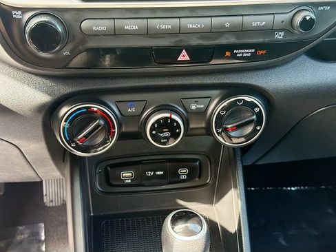Certified 2023 Hyundai Venue SE FWD image 14