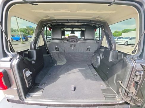 Used 2022 Jeep Wrangler Unlimited Rubicon w/ LED Lighting Group AWD/4WD image 44