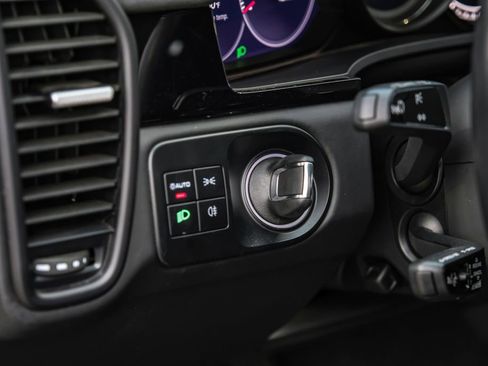 Used 2023 Porsche Cayenne Turbo GT image 37