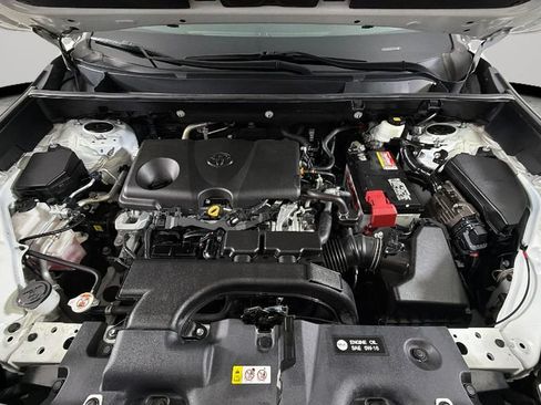 Used 2021 Toyota RAV4 XLE FWD image 33