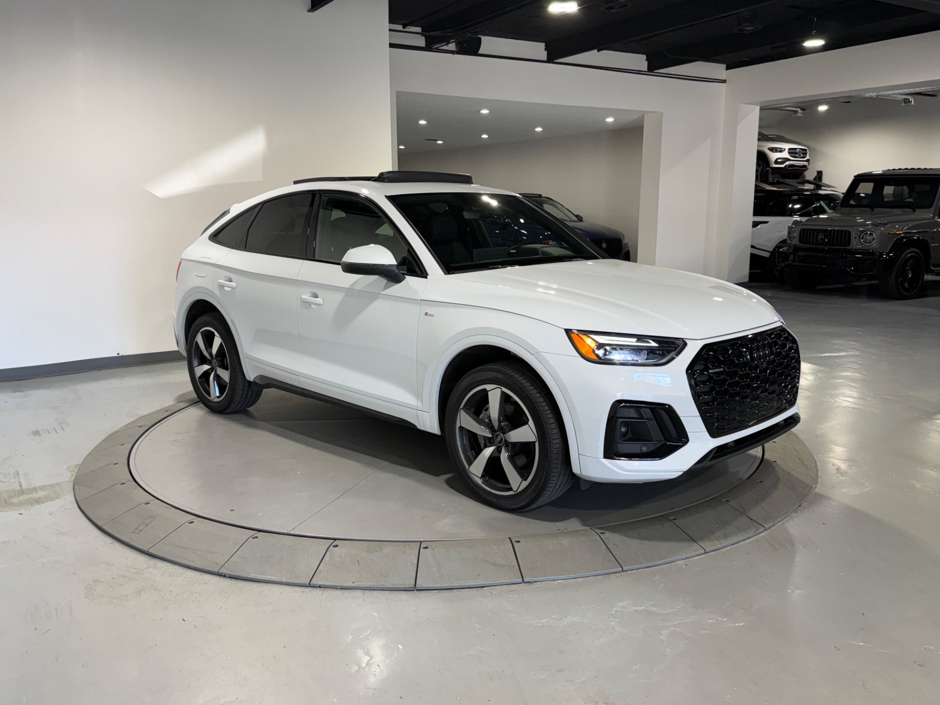 Used 2023 Audi Q5 2.0T Premium Plus w/ Premium Plus Package AWD/4WD image 8