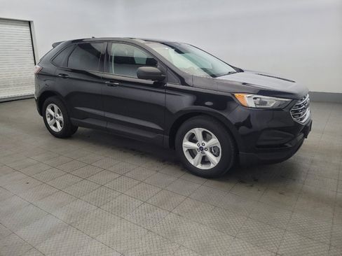 Used 2020 Ford Edge SE image 11