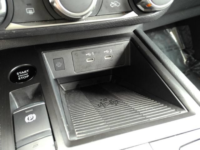 Used 2025 Nissan Kicks SV FWD image 41