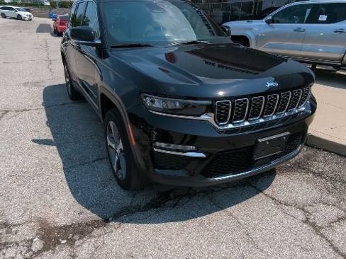 Used 2023 Jeep Grand Cherokee 4WD 4xe image 7
