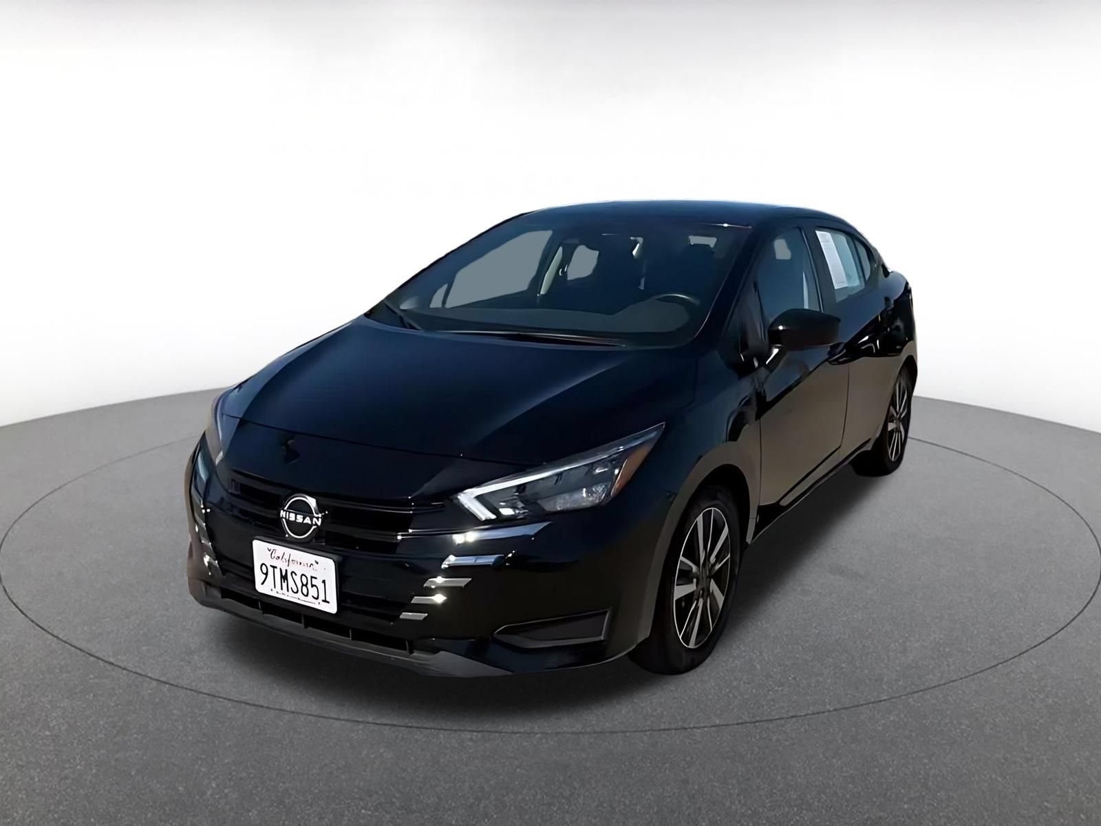 Used 2025 Nissan Versa SV FWD image 6