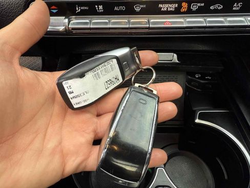 Used 2021 Mercedes-Benz GLE 350 4MATIC image 75